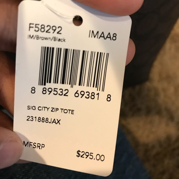 ❌SOLD❌Coach City Zip Tote - Picture 2 of 5